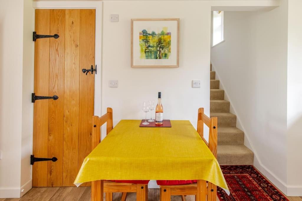 Lovely Kent Cottage With Rural Medway Views Tonbridge Exterior photo