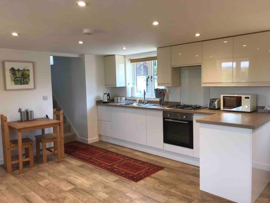 Lovely Kent Cottage With Rural Medway Views Tonbridge Exterior photo